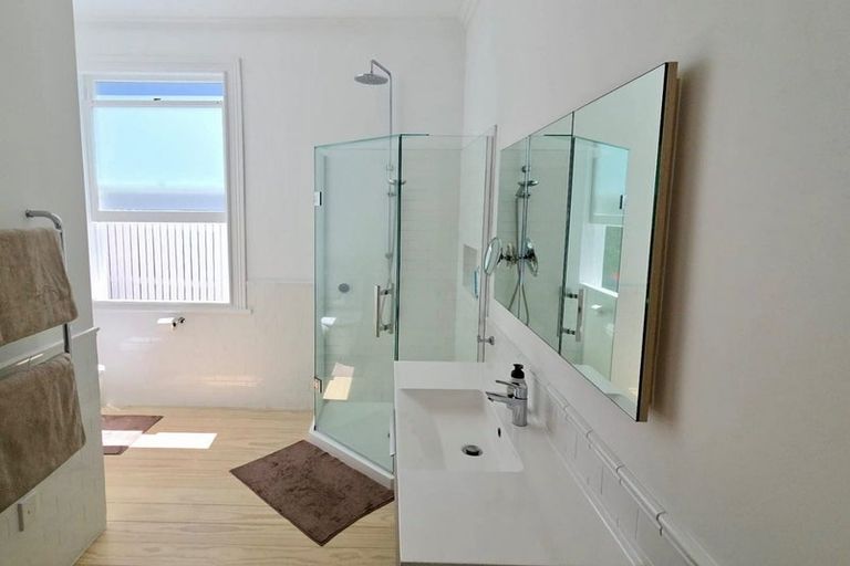 Photo of property in 33 Church Street, Devonport, Auckland, 0624