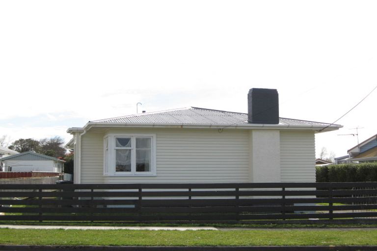 Photo of property in 42 Celia Street, Stratford, 4332