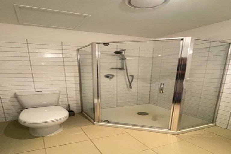 Photo of property in Bella Vista, 2d/84 Gunner Drive, Te Atatu Peninsula, Auckland, 0610