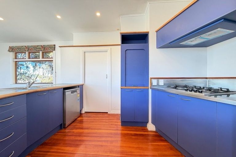 Photo of property in 2 Westland Road, Mount Cook, Wellington, 6021