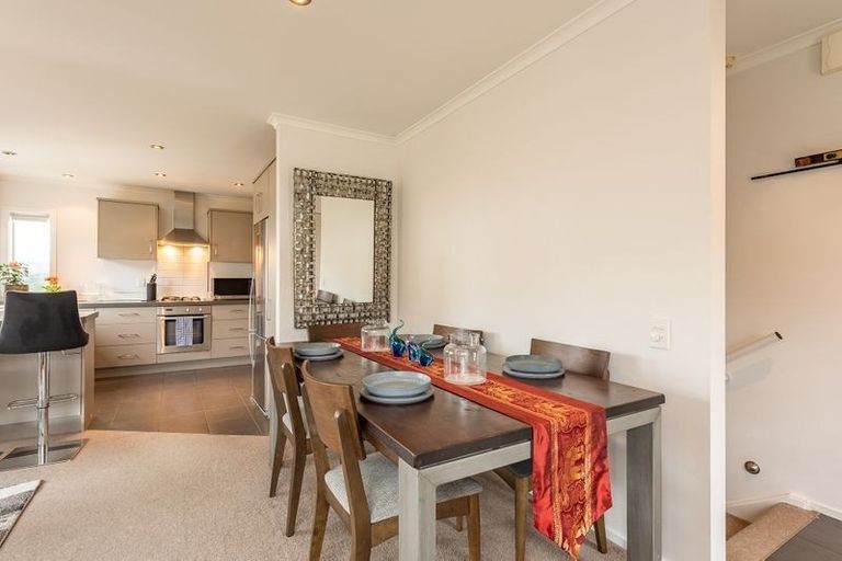 Photo of property in 42a Landsdowne Terrace, Karori, Wellington, 6012