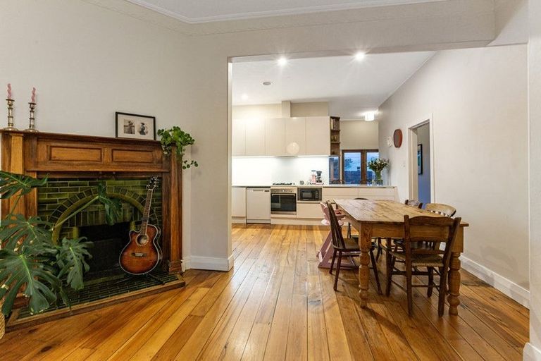 Photo of property in 137 Onepu Road, Lyall Bay, Wellington, 6022