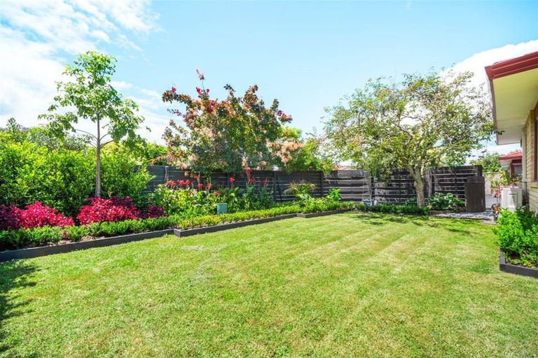 Photo of property in 732d Te Atatu Road, Te Atatu Peninsula, Auckland, 0610