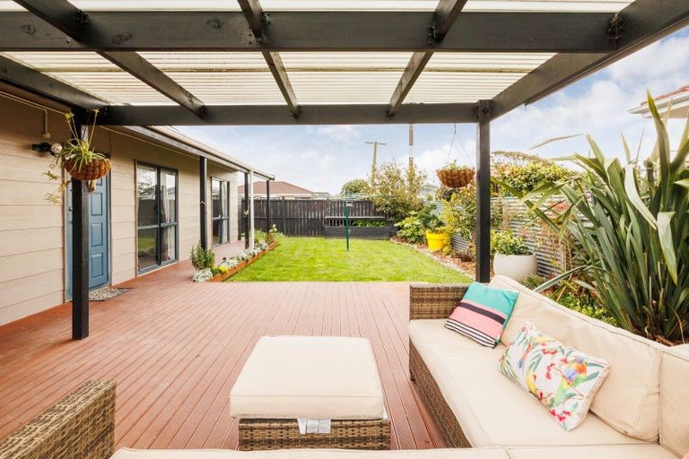 Photo of property in 2a Rutland Place, Milson, Palmerston North, 4414
