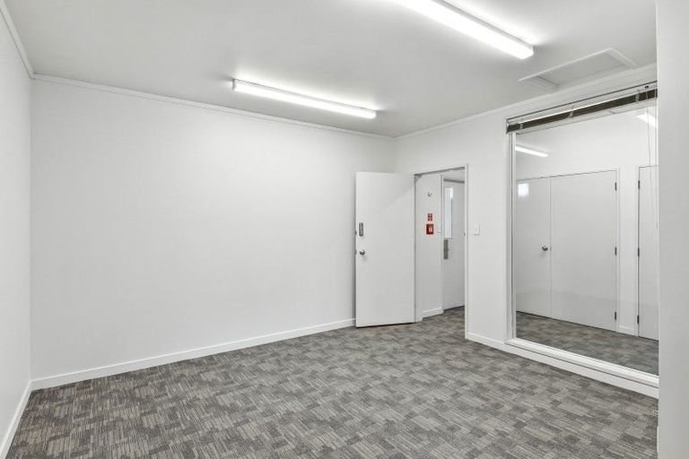 Photo of property in 224 Oxford Street, South Dunedin, Dunedin, 9012