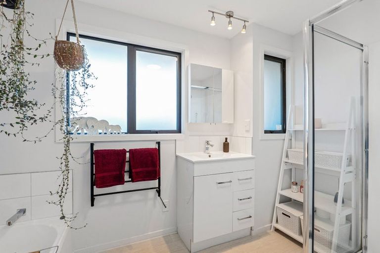 Photo of property in 2/17 Johns Road, Belfast, Christchurch, 8051