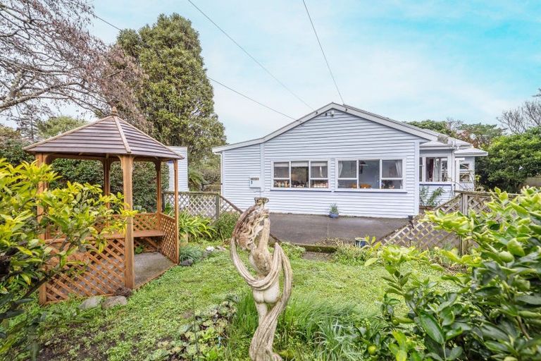 Photo of property in 28 Bell Street, Featherston, 5710