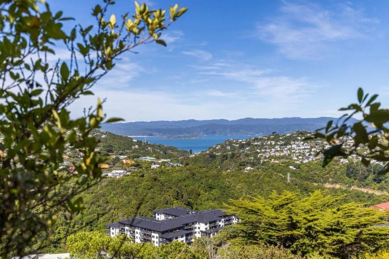 Photo of property in 5a Jerome Way, Crofton Downs, Wellington, 6035