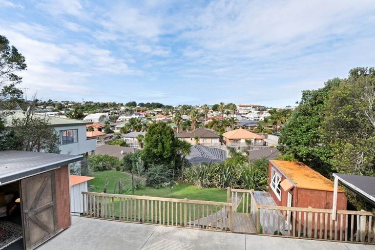 Photo of property in 2/25 Matai Road, Stanmore Bay, Whangaparaoa, 0932