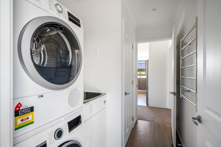 Photo of property in 16 Makomako Road, Wanaka, 9305