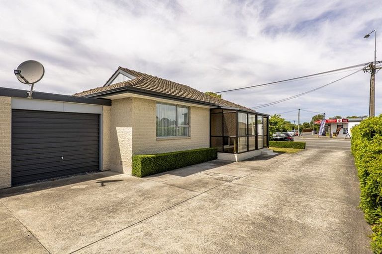 Photo of property in 500 Harewood Road, Harewood, Christchurch, 8051