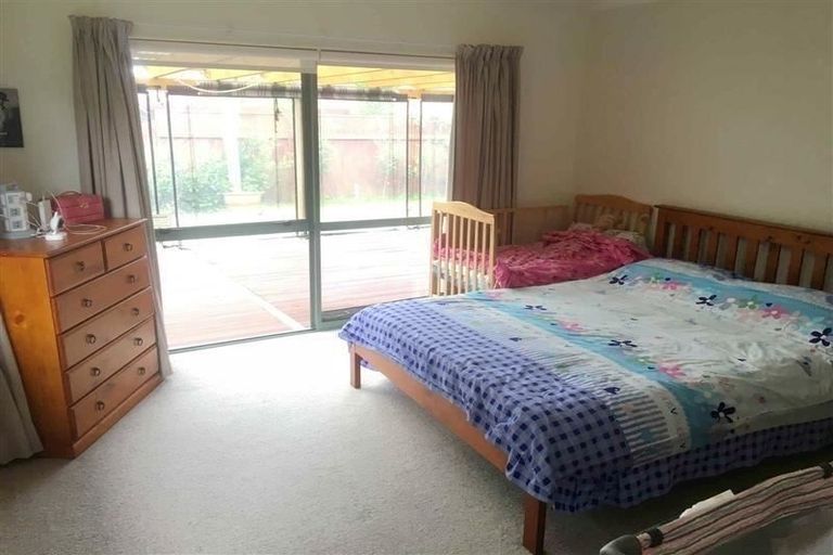 Photo of property in 22 Gendo Avenue, Henderson, Auckland, 0612
