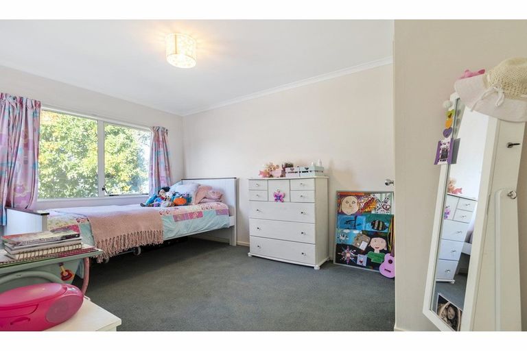 Photo of property in 37 Roys Road, Weymouth, Auckland, 2103