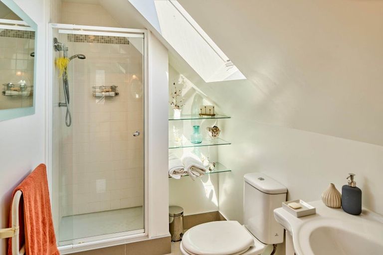 Photo of property in 70 Hautana Street, Woburn, Lower Hutt, 5010