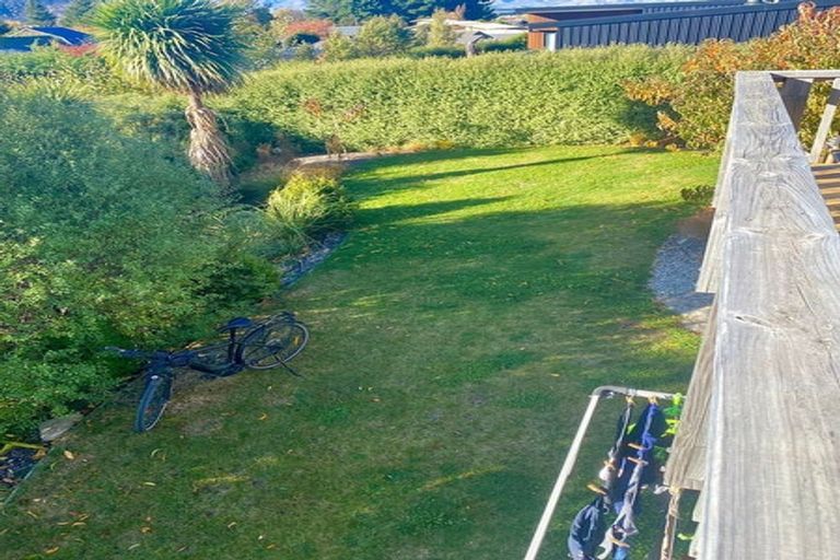 Photo of property in 12 Daniels Terrace, Wanaka, 9305