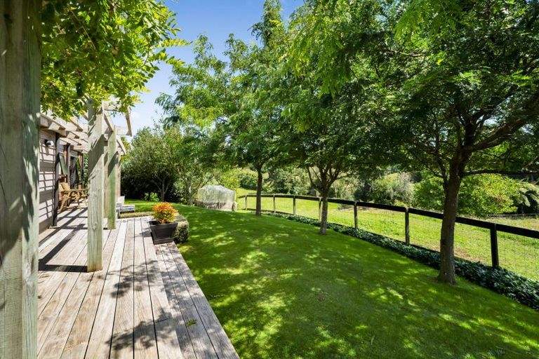 Photo of property in 88 Te Arei Road East, Lepperton, New Plymouth, 4373