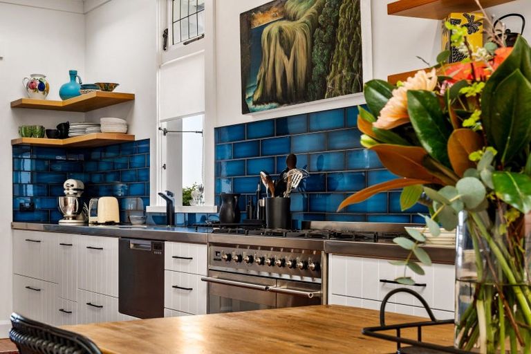 Photo of property in 14 Corry Avenue, Bluff Hill, Napier, 4110