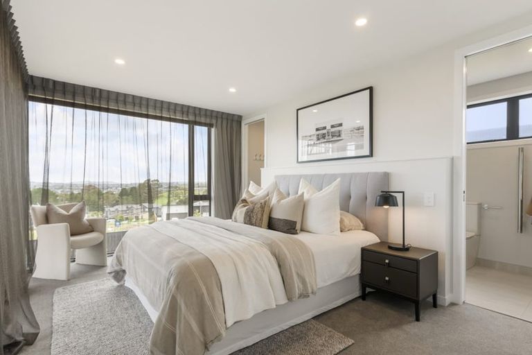 Photo of property in 33 Kikorangi Drive, Wainui, 0992