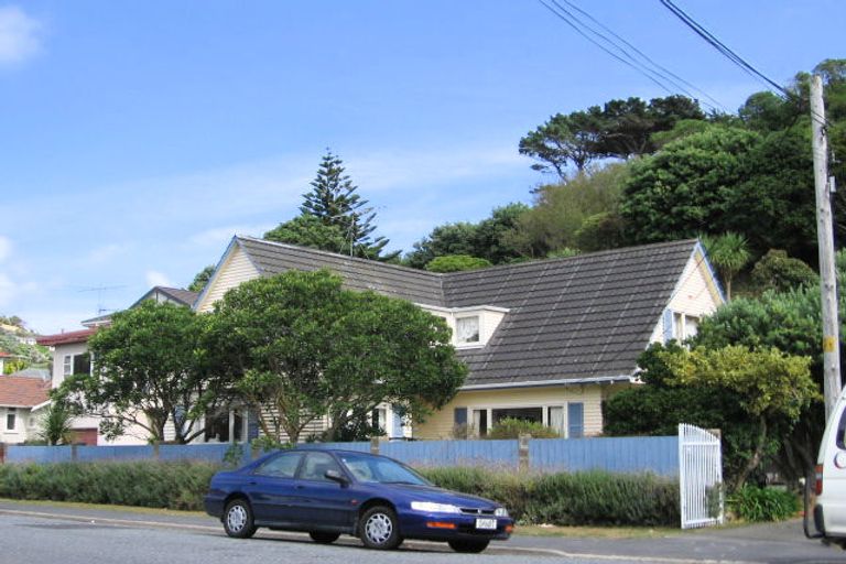 Photo of property in 28 Severn Street, Island Bay, Wellington, 6023