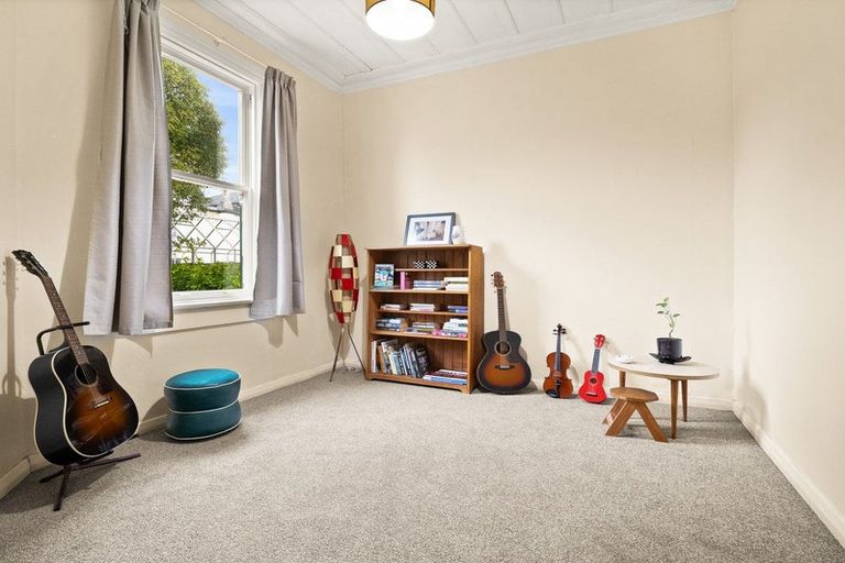 Photo of property in 108 Eglinton Road, Mornington, Dunedin, 9011