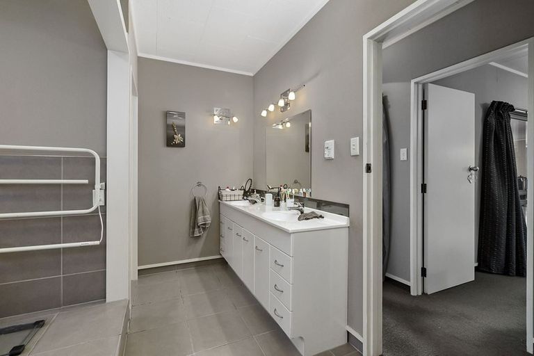 Photo of property in 111 Guy Street, Dannevirke, 4930