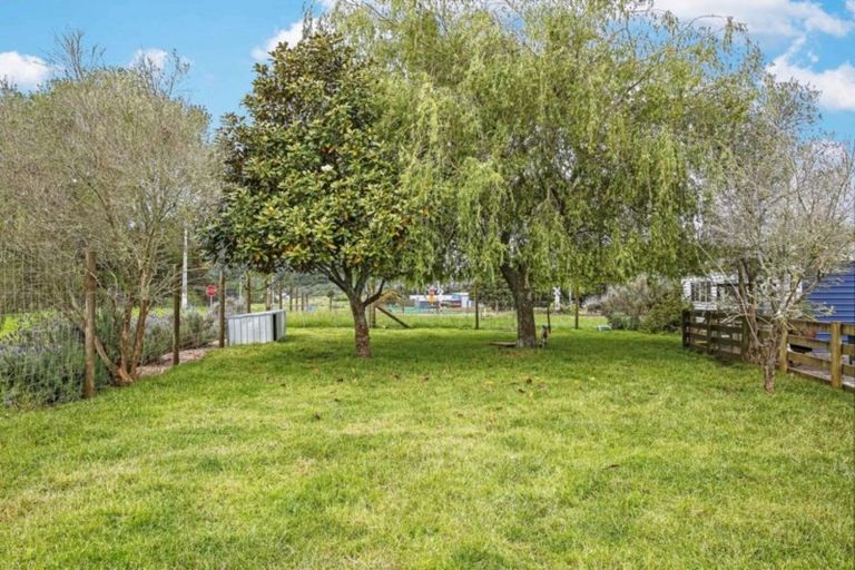 Photo of property in 266 Hart Road, Pukekohe, 2676