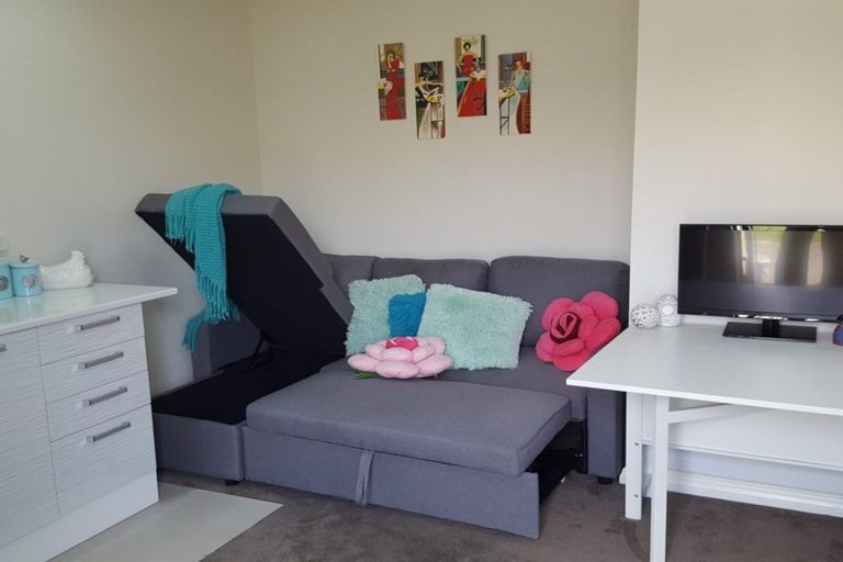 Photo of property in 14 Judd Place, Orewa, 0931