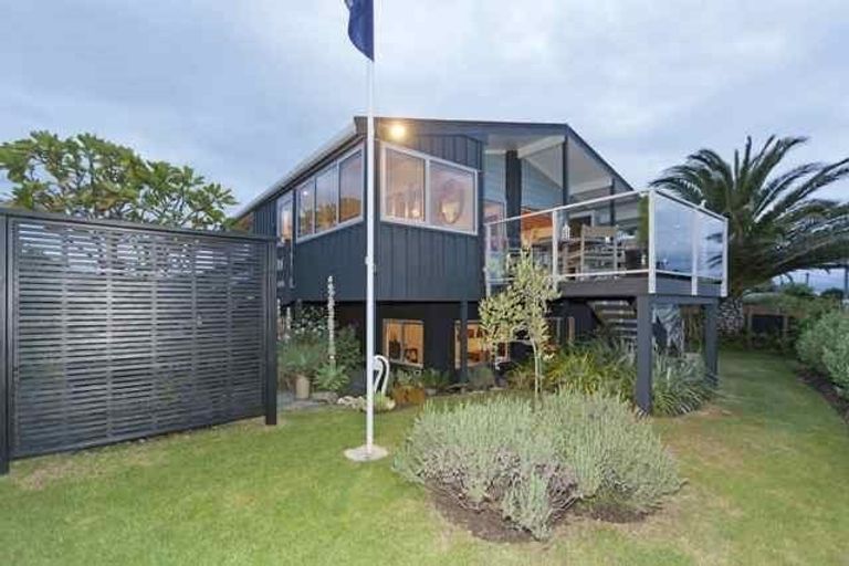 Photo of property in 112 Manly Street, Paraparaumu Beach, Paraparaumu, 5032