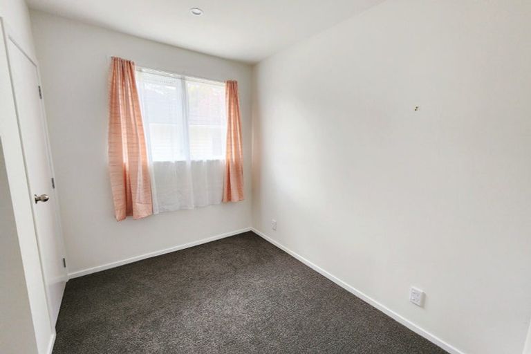 Photo of property in 57 Mcclintock Road, Massey, Auckland, 0614