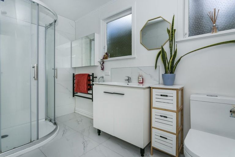 Photo of property in 57 Peach Road, Glenfield, Auckland, 0629