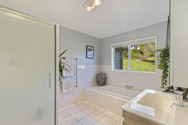 Photo of property in 369 Tariki Road, Ratapiko, 4390