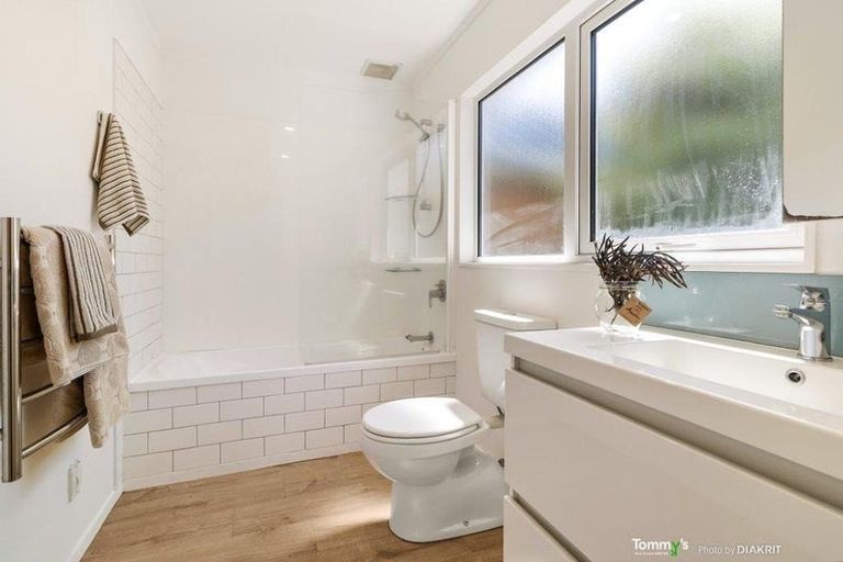 Photo of property in 6 Rua Street, Lyall Bay, Wellington, 6022