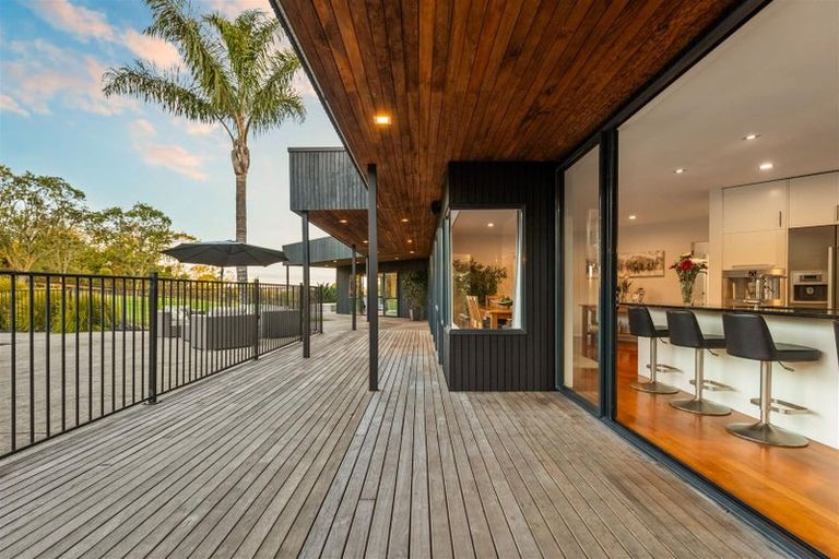 Photo of property in 206 Trigg Road, Kumeu, 0891