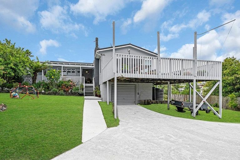 Photo of property in 43 Waimumu Road, Massey, Auckland, 0614