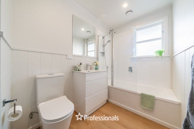 Photo of property in 9a Elizabeth Avenue, Heretaunga, Upper Hutt, 5018