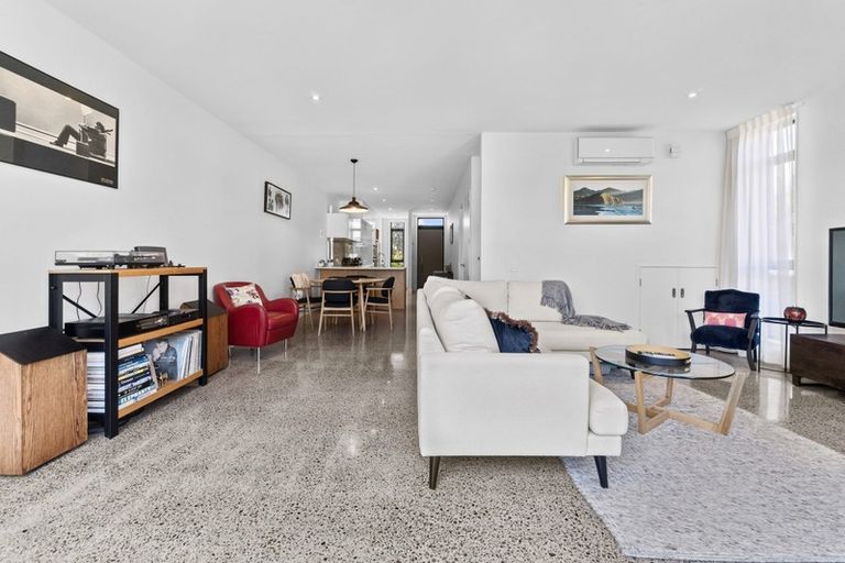 Photo of property in 27 Isitt Road, Hobsonville, Auckland, 0616