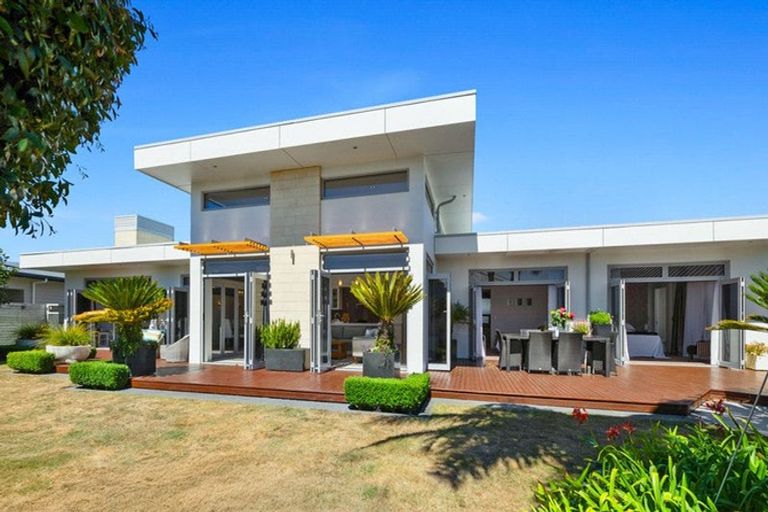 Photo of property in 3 St Andrews Parkway, Waiwhakaiho, New Plymouth, 4312