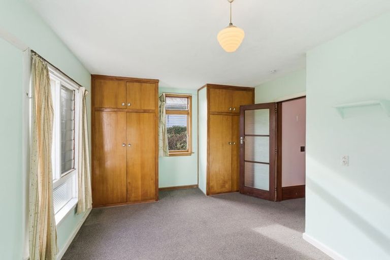 Photo of property in 48 Saint Andrews Square, Strowan, Christchurch, 8052