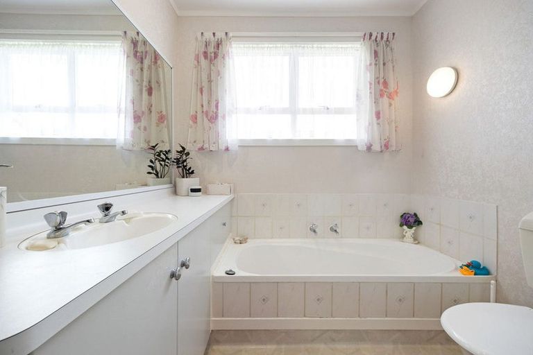 Photo of property in 116 Thornton Road, Cambridge, 3434