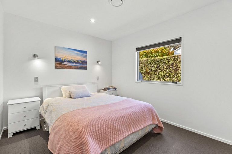 Photo of property in 16 Allenby Place, Wanaka, 9305