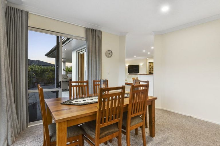 Photo of property in 160 Kittiwake Drive, Schnapper Rock, Auckland, 0632