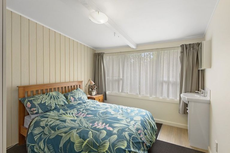 Photo of property in 8 Kowhai Terrace, Saint Martins, Christchurch, 8022