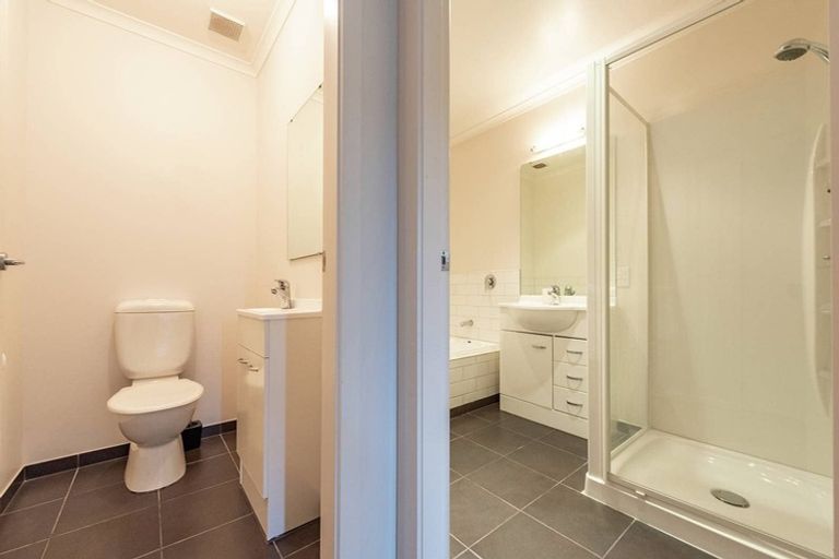 Photo of property in 42a Landsdowne Terrace, Karori, Wellington, 6012