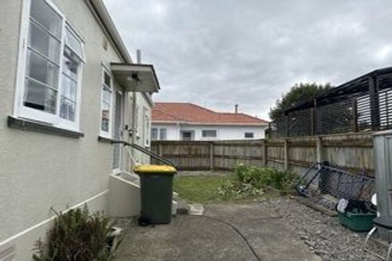 Photo of property in 98/98a Weraroa Road, Levin, 5510