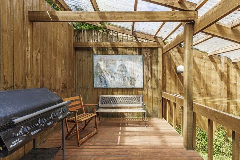 Photo of property in 36 Coroglen Avenue, Birkenhead, Auckland, 0626