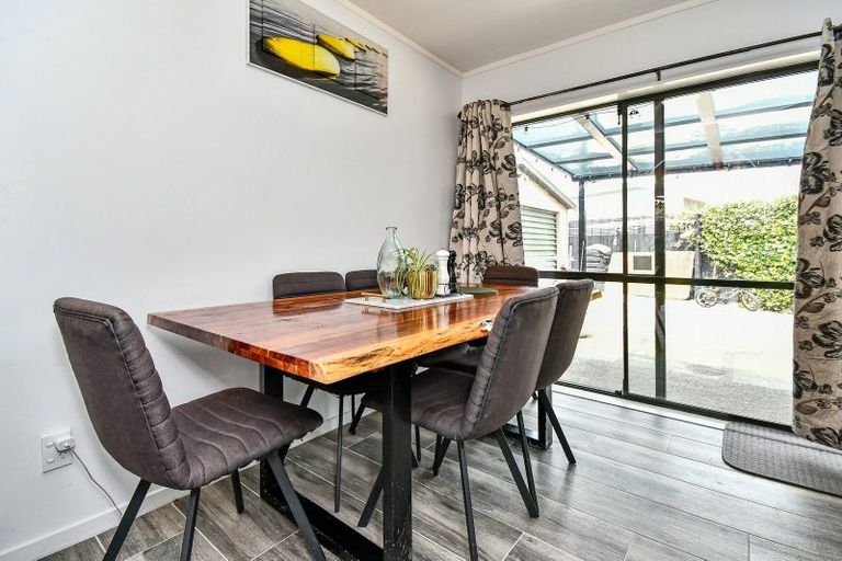 Photo of property in 21 Rosemead Place, Randwick Park, Auckland, 2105