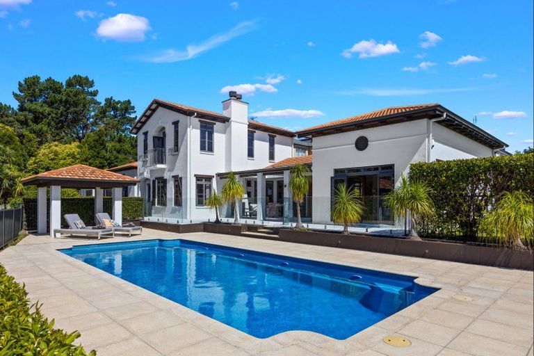 Photo of property in 21 Penwood Close, East Tamaki Heights, Auckland, 2016