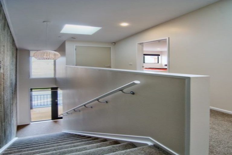 Photo of property in 86 Hobsonville Point Road, Hobsonville, Auckland, 0616