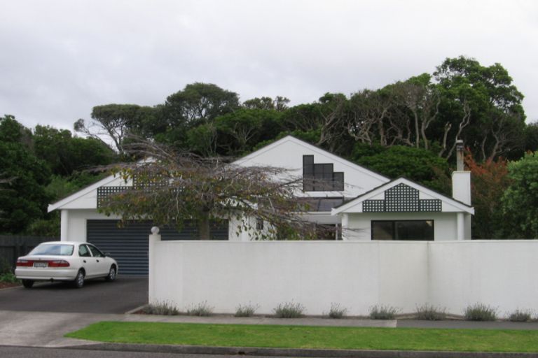 Photo of property in 56 Kapanui Road, Waikanae, 5036