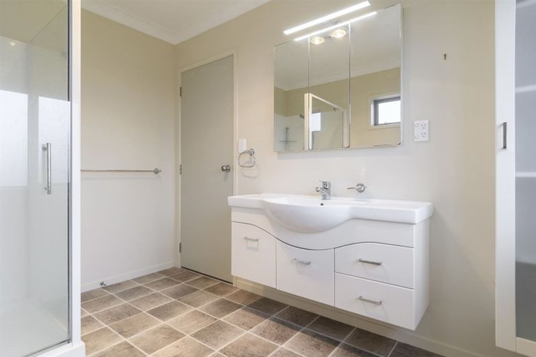 Photo of property in 5 Rewarewa Place, Matua, Tauranga, 3110